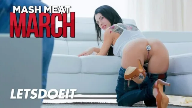 Beautiful Erika Bellucci Desires Romantic Anal Sex